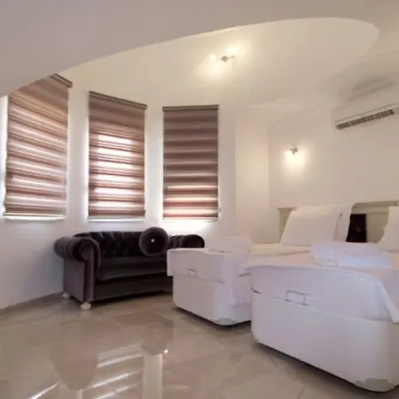 Liya Hotel 4*